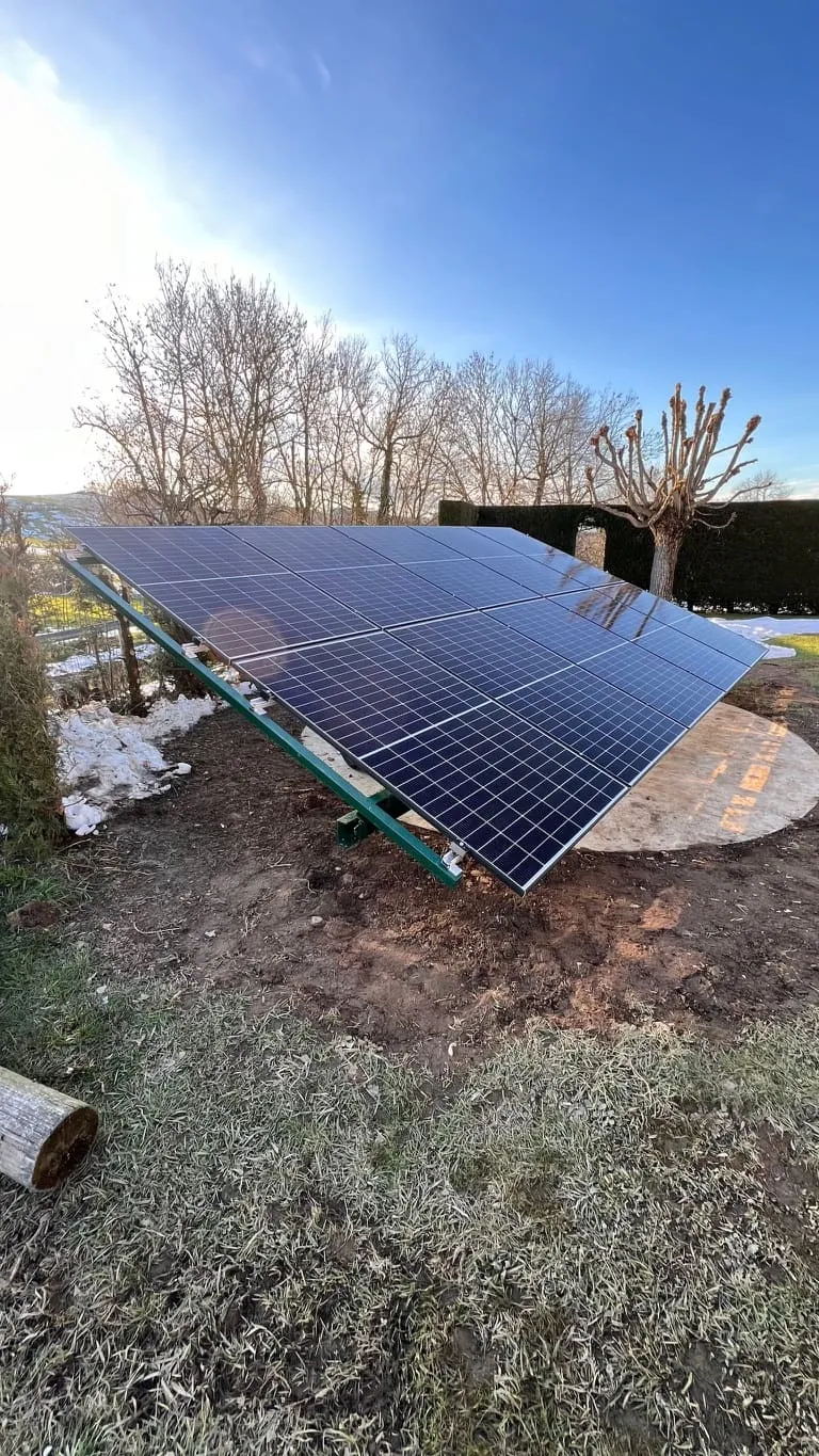 Installation photovoltaïque de 4,35 kWc au sol à Saint-Christo-en-Jarez (Loire – 42) pour une énergie verte et durable