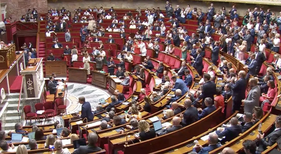Moratoire sur les énergies renouvelables en 2025 : quel impact pour vos projets solaires dans la Loire et en Auvergne-Rhône-Alpes ?